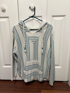 Hooded Crew Pullover Sweater in Cream & Light Blue Stripe